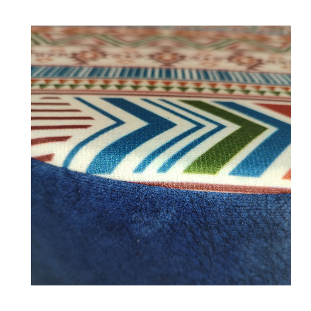 USTAAGAC Modern Desenli Yan Mavi El Yapımı Puf, Ahşap Ayaklı Dekoratif Tabure