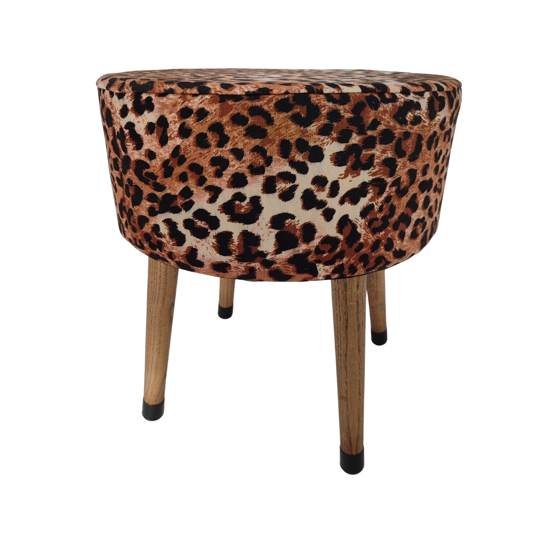USTAAGAC Leopar Desenli El Yapımı Puf – Ahşap Ayaklı Dekoratif Oturma Taburesi