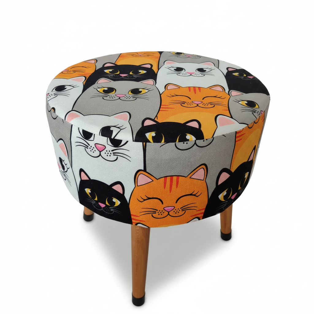 Kedi Desenli Dekoratif Puf Tabure – Ahşap Ayaklı Çok Amaçlı Çocuk Odası Pufu