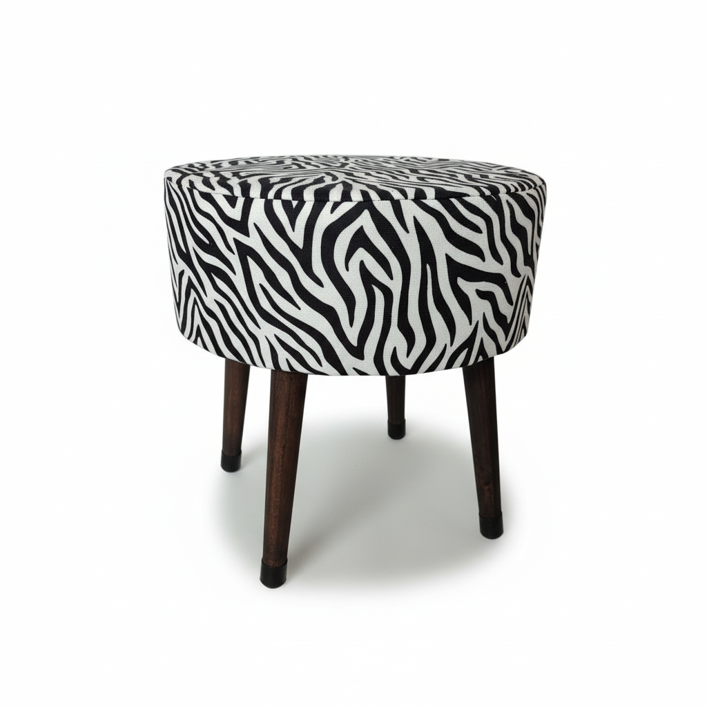 Salon Pufu – Dalgalı Zebra Desenli, Ahşap Ayaklı Dekoratif Tabure - Siyah Ayak