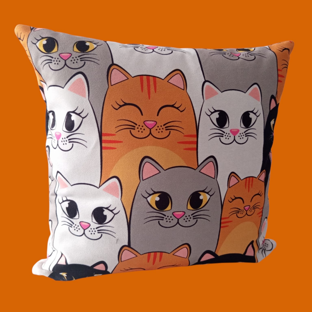 USTAAGAC El Yapımı Kedi Desenli Neşeli Dekoratif Kırlent Kılıfı – 40x40 cm